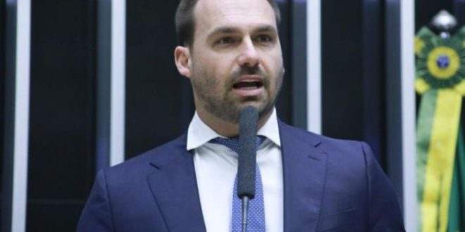 Auxílio-moradia de Eduardo Bolsonaro chega a 6 mil