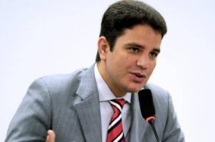 Gladson não vai ao debate da Tv Gazeta: governador se diz decepcionado com agressões de adversários