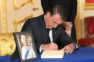 Bolsonaro diz que se não ganhar no primeiro turno, algo de anormal aconteceu