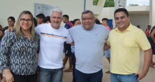 Vereador denuncia que servidores da prefeitura fazem campanha para esposa do prefeito de Sena Madureira em horário de expediente