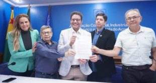 Gladson Cameli recebe documento com propostas de empresários do Acre