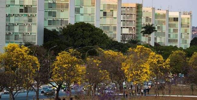 Governo gasta R$ 700 milhões com aluguéis e mantém prédios próprios vazios