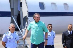 Avião com presidente Jair Bolsonaro arremete em Belo Horizonte