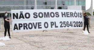 Representantes de enfermeiros falam em greve após suspensão de piso salarial