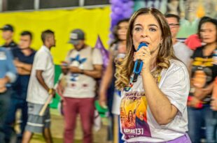 Ato em apoio à candidatura de Nazaré Araújo lota quadra da Baixada