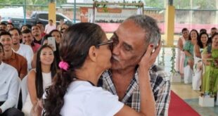 Avô de 60 netos realiza em Projeto Cidadão o sonho de casar