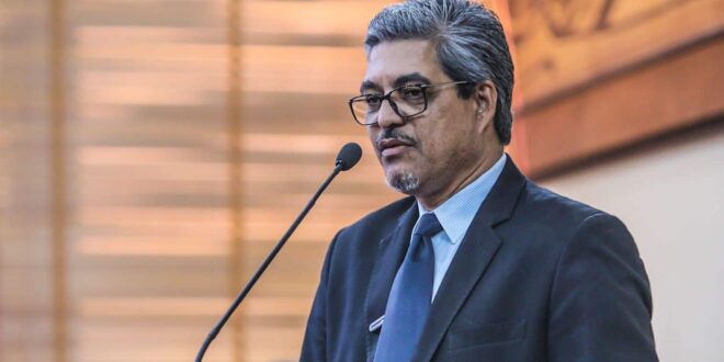 Projeto de Edvaldo Magalhães que reconhece a profissão de Tecnólogo em Processos Escolares tem veto derrubado e passa a ser lei