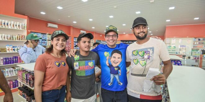 Gladson e Mailza inauguram comitê em Vila Campinas