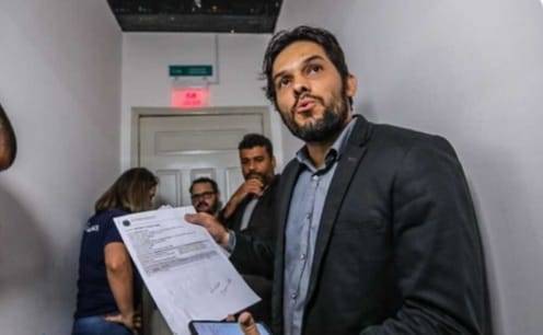 Sanderson taxa de amadorismo a desobediência da Tv Acre a decisão judicial sobre debate