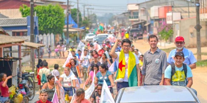 Em Tarauacá, candidato a senador Dr. Jenilson Leite é recebido com carreata e inaugura comitê