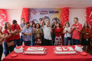 Militância abraça Jorge Viana em celebração ao seu aniversário