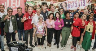 Em ato com educadores, Jorge garante valorização da categoria, incluindo aposentados