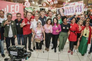 Em ato com educadores, Jorge garante valorização da categoria, incluindo aposentados