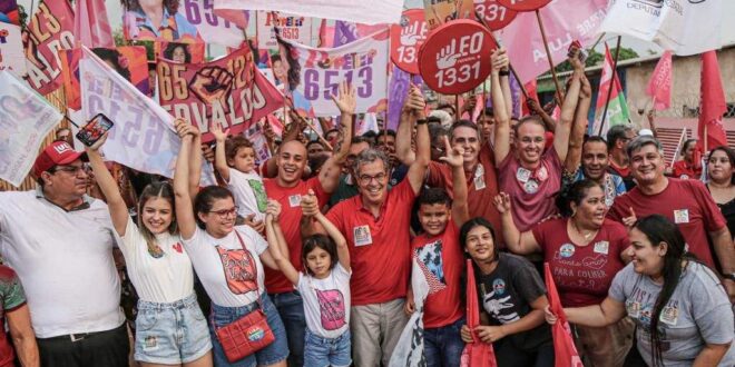 Com filhas e netos, Jorge Viana caminha em bairros da parte alta da cidade:"política não é negócio"