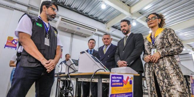 TRE realiza solenidade de abertura de carga e lacre das unas eletrônicas