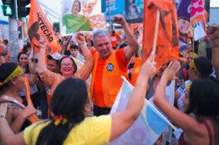 Com "bandeiraço" animado na avenida Ceará, Petecão dispara: "chegou a hora da virada"
