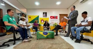 Petecão se reúne com direção do SINTEAC e diz que prioridade é restabelecer PCCR