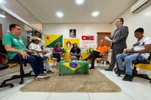 Petecão se reúne com direção do SINTEAC e diz que prioridade é restabelecer PCCR