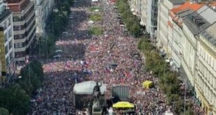 Tchecos ocupam Praga em protesto contra preço da energia
