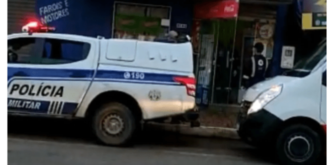 Polícia flagra suspeito de furto dormindo em telhado