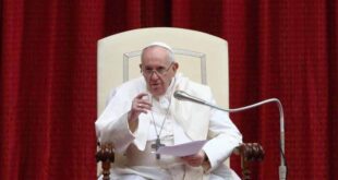 Papa diz que excluir imigrantes é repugnante, em recado a anti-imigração Meloni na Itália