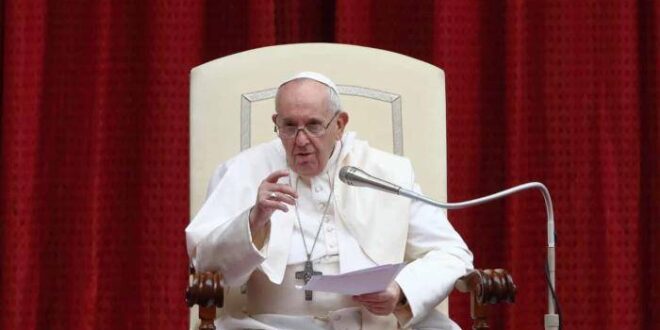 Papa diz que excluir imigrantes é repugnante, em recado a anti-imigração Meloni na Itália