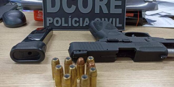 Homem tenta intimidar policiais com arma e acaba preso por porte ilegal em Rio Branco