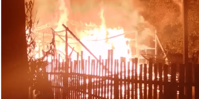 Mais uma casa é incendiada em Manoel Urbano nesta madrugada