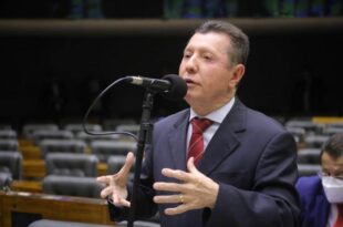 Projeto determina que panfleto de campanha eleitoral seja em material reciclado