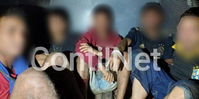 No Acre, criminosos invadem casa de policial, fazem a família refém e roubam armas e pertences