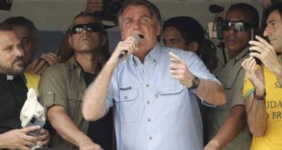 Mais de 70 cidades têm atos contra cortes de Bolsonaro na educação