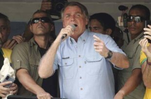 Mais de 70 cidades têm atos contra cortes de Bolsonaro na educação