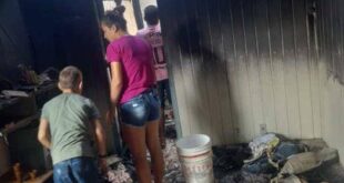 Em Sena Madureira Casa pega fogo e Família fica somente com a roupa do corpo