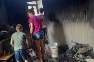 Em Sena Madureira Casa pega fogo e Família fica somente com a roupa do corpo