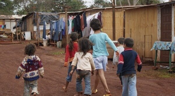Após o corte 97% na verba da educação infantil deputados tentam reduzir danos