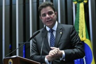 Governo antecipa pagamento de servidores do Estado em homenagem ao Dia do Servidor