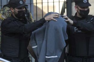 Homem que atacou Kirchner é indiciado por possuir pornografia infantil