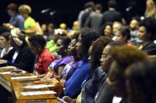 Número de deputados negros e pardos aumenta 8,94%, mas é menor que o esperado