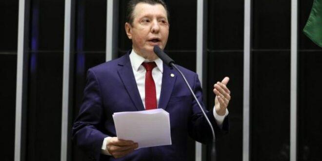 Projeto garante tratamento e combate à discriminação de pessoas com gagueira