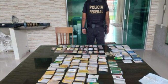 PF investiga retenção de cartões do Bolsa Família em troca de empréstimos