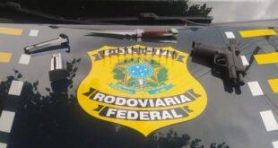 Dupla suspeita de praticar roubos de caminhonete é presa no interior do Acre