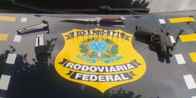 Dupla suspeita de praticar roubos de caminhonete é presa no interior do Acre