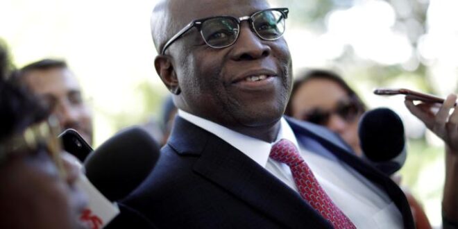Joaquim Barbosa parabeniza Lula: 'Venceram a democracia e a civilidade'