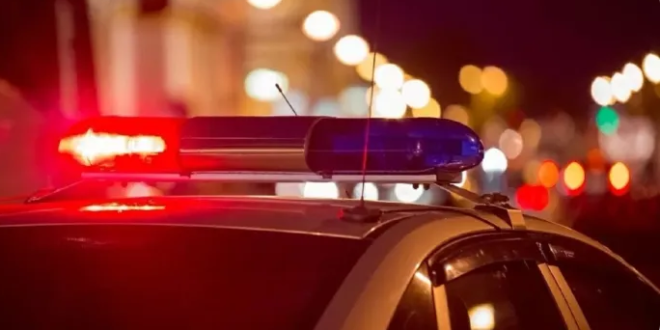 Homem é agredido após encontrar esposa na cama com outro