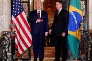 Bolsonaro segue cartilha de Trump para tumultuar pleito