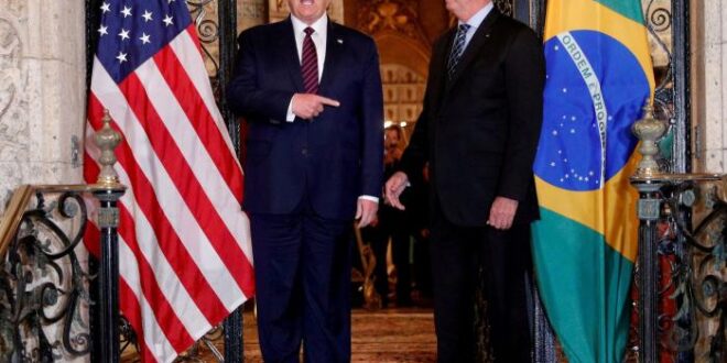 Bolsonaro segue cartilha de Trump para tumultuar pleito
