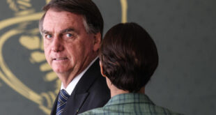 Jair e Michelle deixam de se seguir nas redes sociais após a derrota