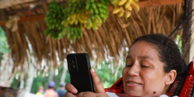 Chegada da internet conecta comunidade do Rio Croa a novas oportunidades com o mundo digital