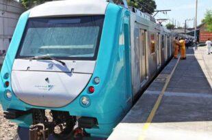 Idoso fica com mão presa em porta de trem do metrô do Rio, é arrastado e morre