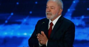 Lula: "Bolsonaro não baixou gasolina antes porque é subordinado a importadores"